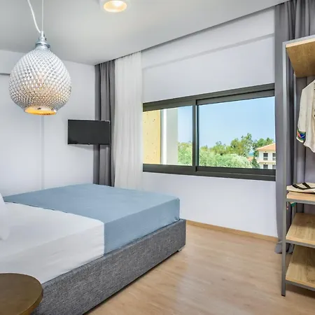 Dionisos Luxury Villa *