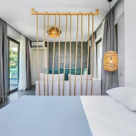 Dionisos Luxury Villa *