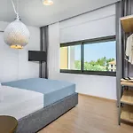 Dionisos Luxury Villa *