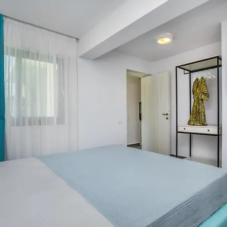 וילה Dionisos Luxury