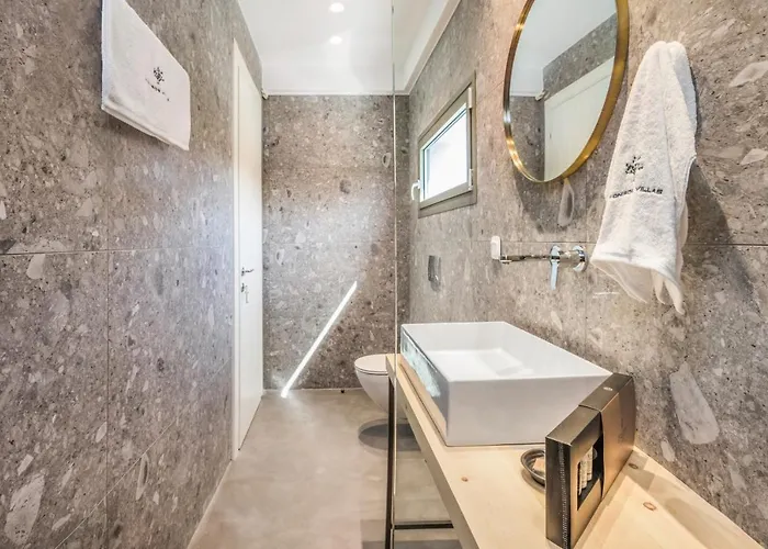 Dionisos Luxury Πευκοχώρι